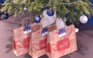 Sapin de noël d'ATLAS Sécurité Privée, et les chocolats de la chocolaterie Alex Olivier acheté avec 